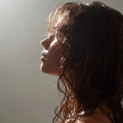 Por qué se cae el cabello en la ducha